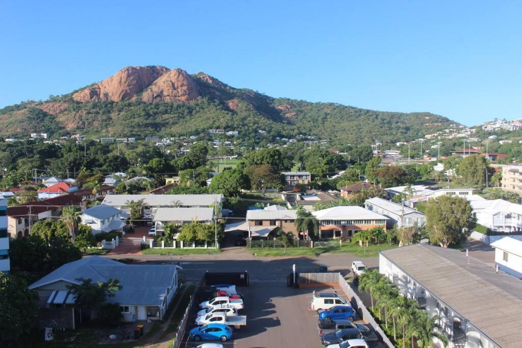 Treat Yourself, Fun In The Sun At The Aquarius Townsville Eksteriør bilde